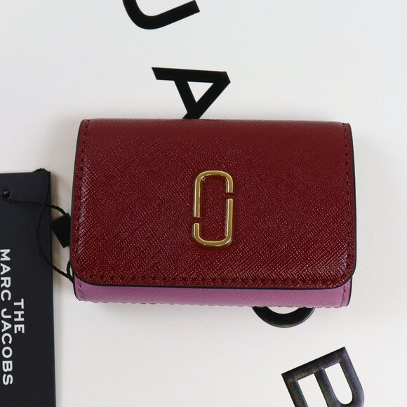 + Video Marc Jacobs Midiya Double J Logo Key Case  M0013358 - Picture 1 of 13